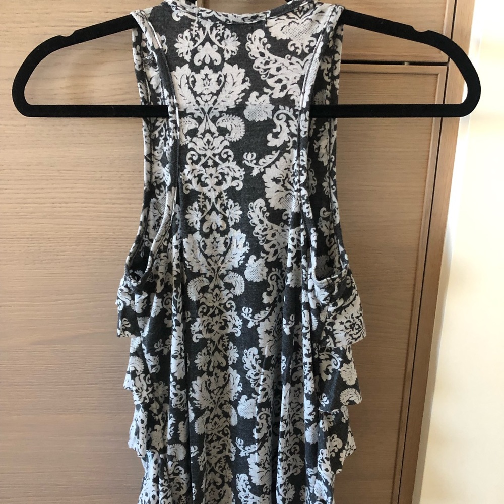 Forever 21 Ruffle Tank - Picture 7 of 8